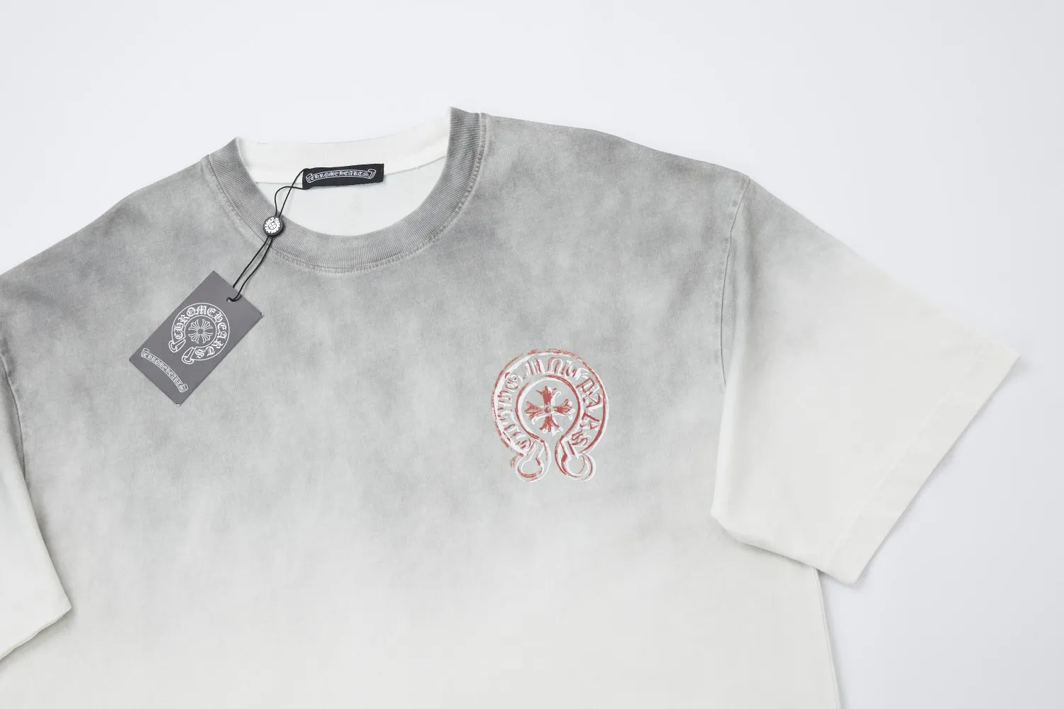 🅿️220 High quality ✨Cro❤✨🆕Classic logo letter pattern short sleeves. Official website synchronization, pure cotton fabric at the counter! Comfortable against the skin, durable and easy to wear, classic and simple logo design, meticulous original craftsmanship, customized 290G same vat dyed fabric, very comfortable to the touch, latest brick cabinet synchronization OS off-shoulder version, fashionable and personalized, super versatile and good-looking, very suitable for both men and women, a must-have style, hang tag, collar label, washed wheat, complete with three labels, black and white. 2️⃣Color S M L XL
